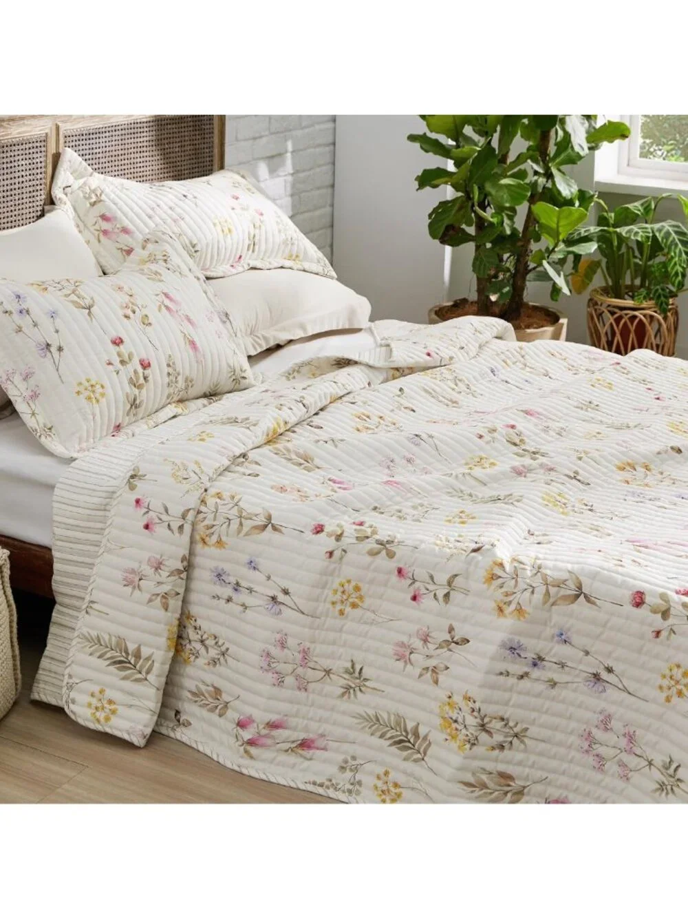 Reversible King Size Fall Quilt - Botanical Floral Comforter for Cozy Decor
